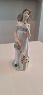 Beeldje (bloemenmeisje) van het merk Mediflor, Ophalen