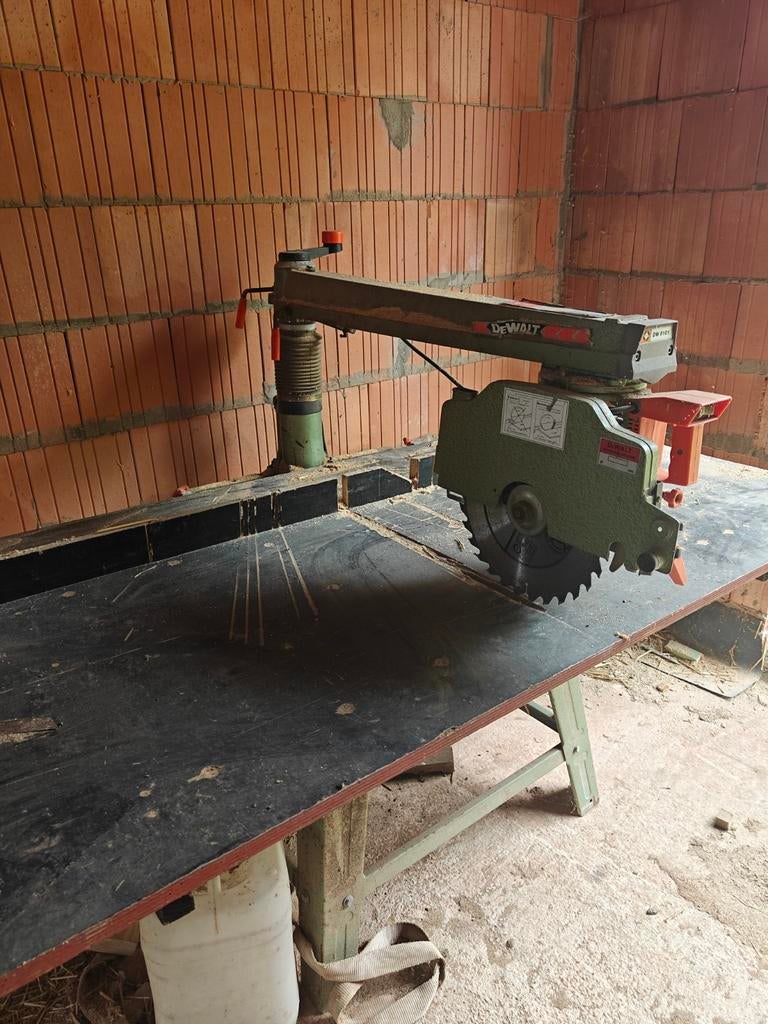 Scie radiale DeWalt 220V, Bricolage & Construction, Outillage | Scies mécaniques