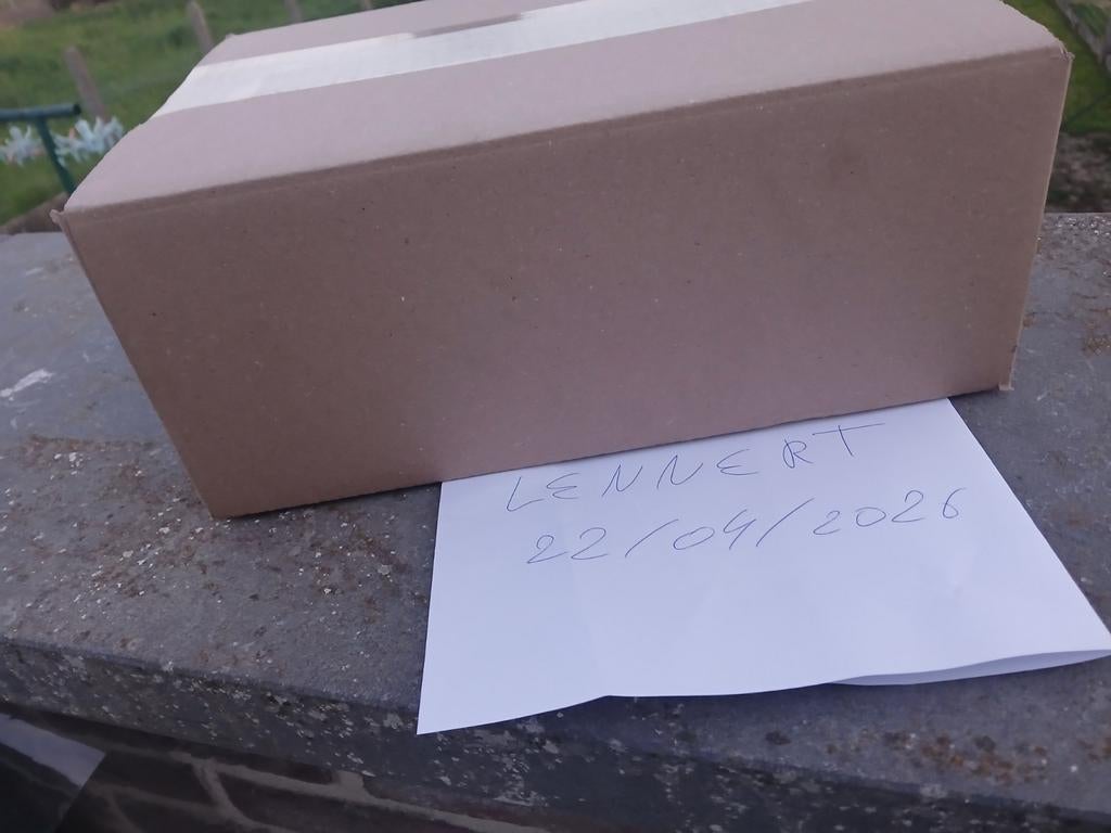 Sealed case mini tin display van prismatic pokemon, Ophalen of Verzenden