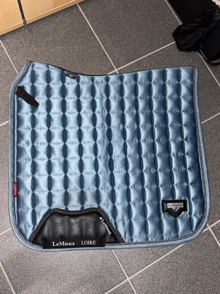Tapis de selle Lemieux Loire, Animaux & Accessoires, Chevaux & Poneys | Couvertures & Couvre-reins, Comme neuf, Couverture, Couverture