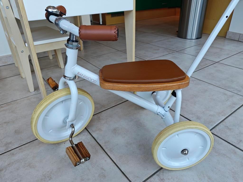 Driewieler Banwood met duwstang, Ophalen, Duwstang