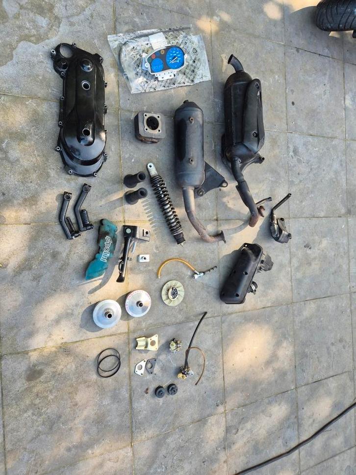 Lot onderdelen Piaggio zip 2000, Fietsen en Brommers, Brommeronderdelen | Algemeen, Cilinder, Ophalen