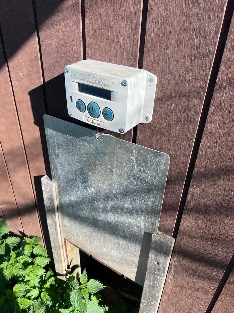 Porte poulailler automatique, Animaux & Accessoires, Enlèvement ou Envoi, Utilisé, Poulailler