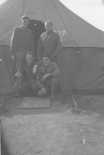 5 repro-foto's van Amerikaanse GI in Europa - WO 2, Verzenden, Landmacht, Foto of Poster