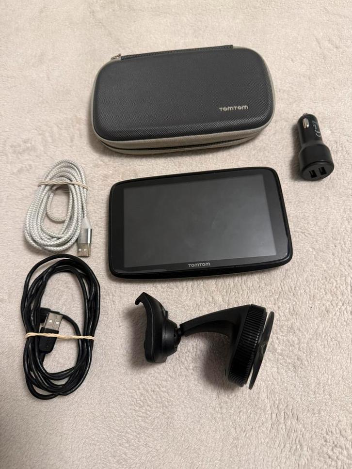 TomTom Go 620 wifi- lifetime map traffic flitser update, Autos : Divers, Navigation de voiture, Comme neuf, Enlèvement