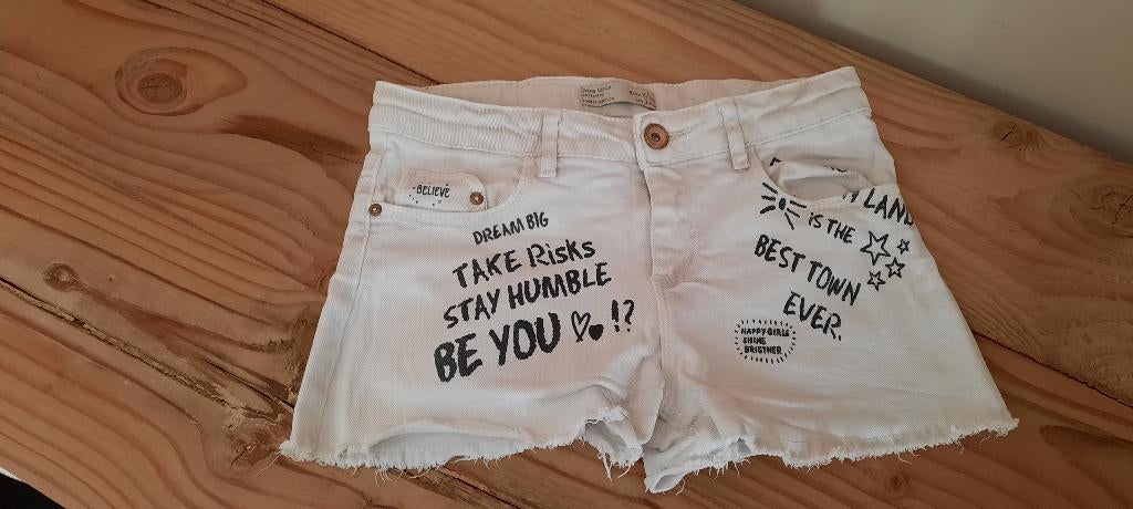 Mooie short Zara 140 - 9/10 jaar, Broek, Meisje, Ophalen of Verzenden, Zo goed als nieuw