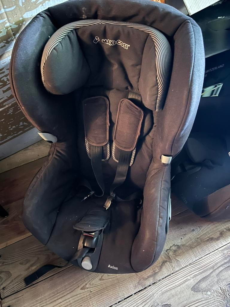Kinderstoel axis, Ophalen, Zo goed als nieuw