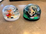2 Snowglobes Demons & Merveilles Tex Avery stripfiguren, Collections, Enlèvement ou Envoi, Comme neuf, TV, Ustensile