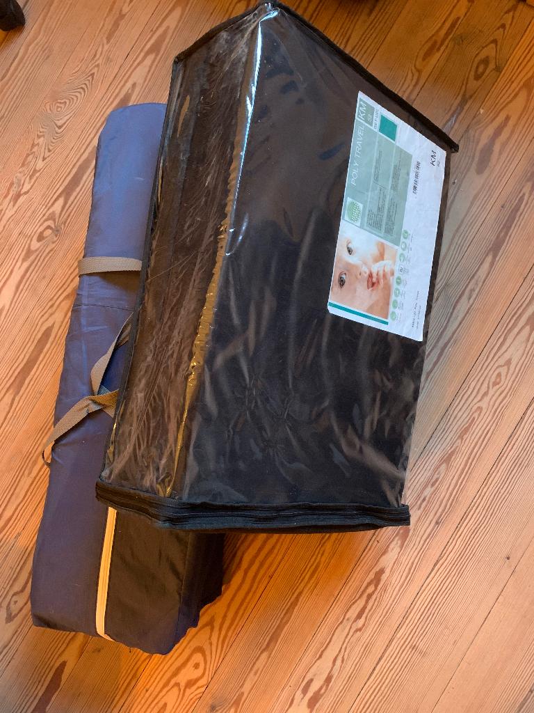 Reisbed dreambee + matras, Ophalen, Zo goed als nieuw, Reisbedje