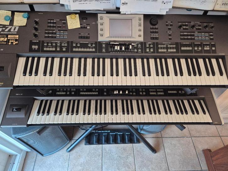 2 professionele Roland keyboards waarvan 1 met versie 2, Muziek en Instrumenten, Keyboards, Gebruikt, 88 toetsen, Roland, Aanslaggevoelig