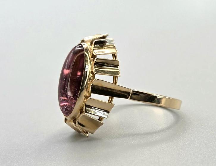 Gouden Vintage ring edelsteen roze toermalijn. 2026/216., Handtassen en Accessoires, Ringen, Zo goed als nieuw, Dame of Heer, 18 tot 19