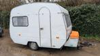 Caravan 750kg met wat werk aan., Caravans en Kamperen, Caravans, Standaardzit, Particulier, 500 - 750 kg, Tot 4 meter