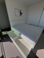 Lit Ikea 180x200 avec 2 tiroirs + matelas — très bon état, Enlèvement, Comme neuf, Bois