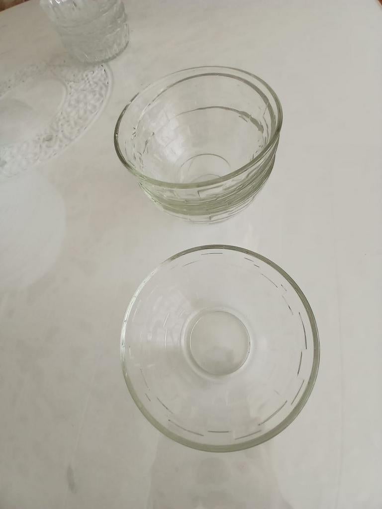 4 bols en verre, Enlèvement, Comme neuf