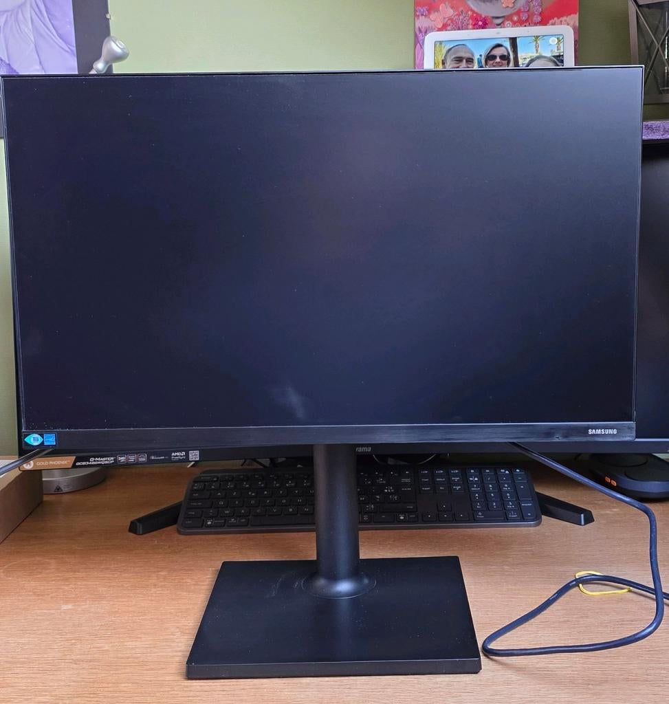 Moniteur 24" SAMSUNG PRO complet avec cable hdmi, Computers en Software, Monitoren, HDMI, In hoogte verstelbaar, HD, Ophalen