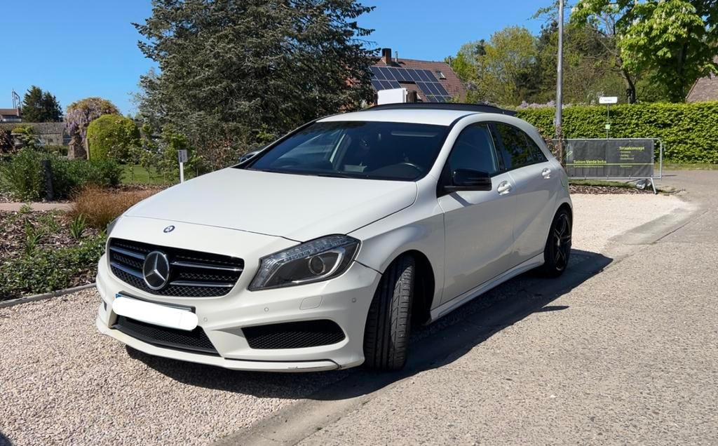 Mercedes A180 AMG-Line (Mercedes Motor), Auto's, Mercedes-Benz, Particulier, A-Klasse, ABS, Airbags, Airconditioning, Alarm, Bi-Xenon koplampen