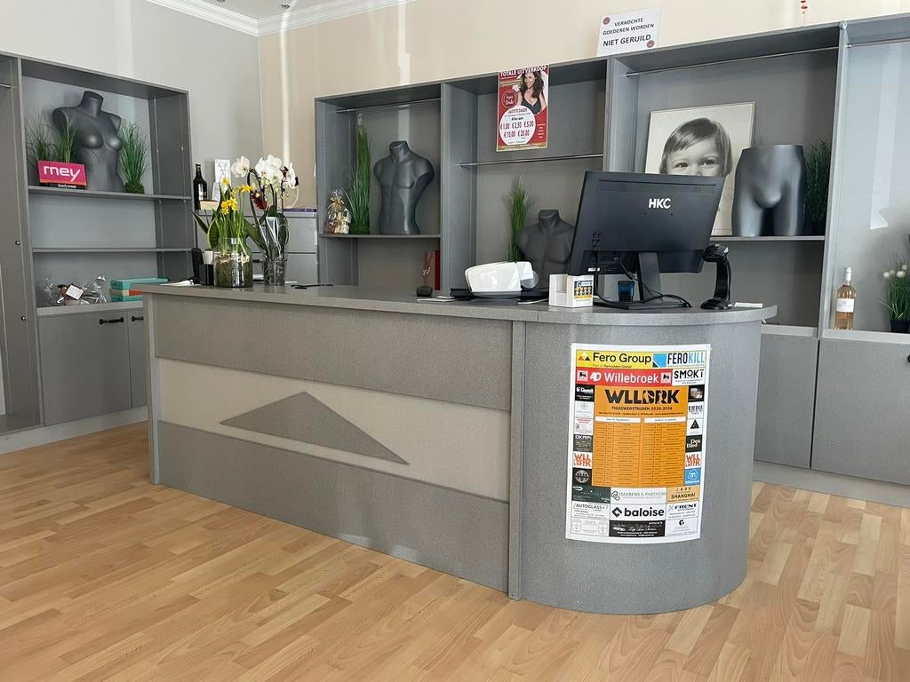 Winkelinrichting Toog kasten wandrekken etc, Zakelijke goederen, Kantoor en Winkelinrichting | Winkel en Inventaris, Ophalen