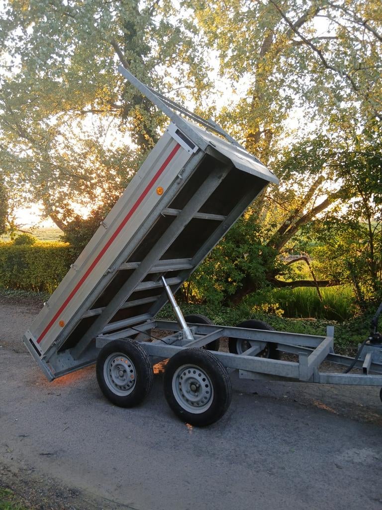 Remorque à benne de 750 kg de 2m60 x 1m55 en très bon état !, Autos : Divers, Remorques, Comme neuf, Enlèvement