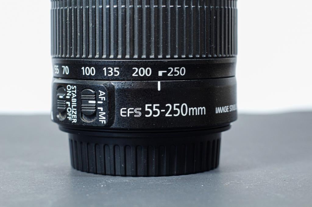 extra sport , animalier canon efs 55-250 IS V2, Enlèvement, Comme neuf, Téléobjectif, Zoom