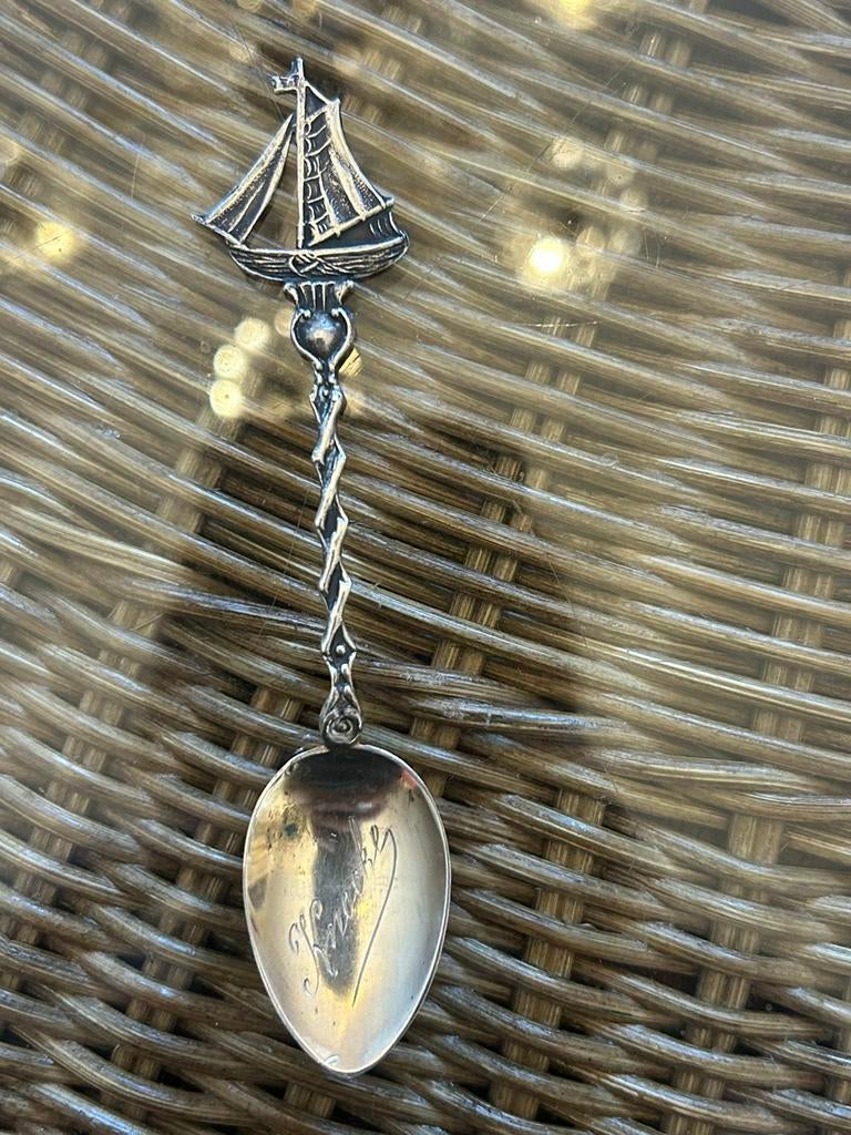 Zilveren lepeltje met knocke inscriptie, Antiek en Kunst, Antiek | Bestek, Ophalen