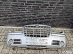 Chrysler 300c 2004 - 2010 voorbumper met grille zilver €300, Utilisé, -, Avant, -