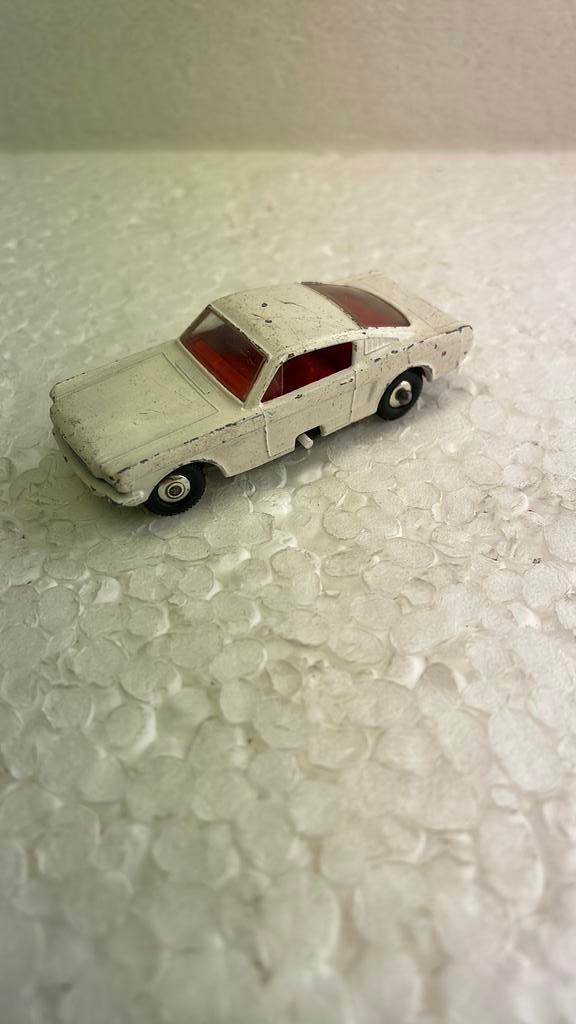 Matchbox 8 Ford Mustang, Enlèvement ou Envoi, Comme neuf