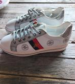Witte sneakers met bij detail maat 43 – Zo goed als nieuw, Ophalen of Verzenden, Wit, Sneakers