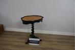 Antiek Notenhouten Wijntafel