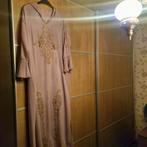 Magnifique djalaba taille 46 en pierres, Vêtements | Femmes, Habits de circonstance, Enlèvement ou Envoi, Taille 46/48 (XL) ou plus grande