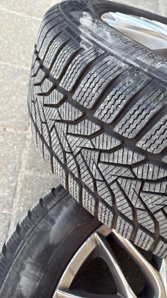 À vendre — Joli ensemble d'hiver Uniroyal Rain Tyre !, Enlèvement, 17 pouces, Pneu(s)