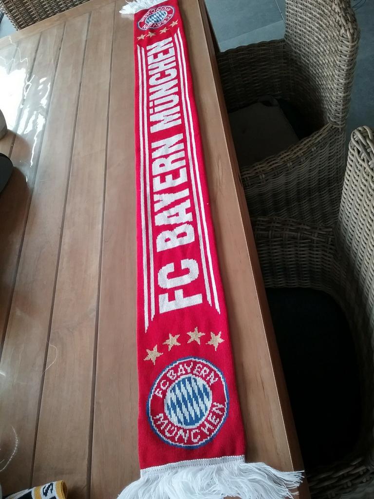 Bayern München sjaal, Ophalen of Verzenden, Zo goed als nieuw, Sjaal