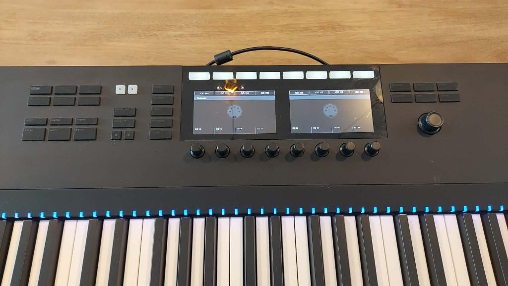 Native Instruments  Komplete Kontrol S88 MK2, Muziek en Instrumenten, 88 toetsen, Midi-aansluiting, Zo goed als nieuw, Ophalen
