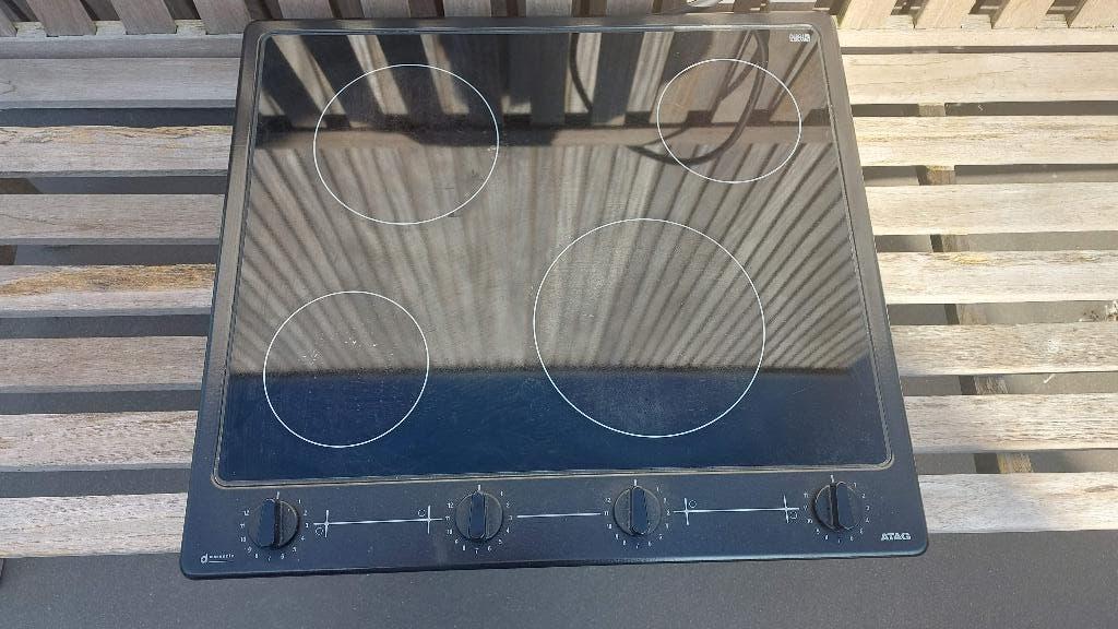 Table de cuisson vitrocéramique ATAG, Electroménager, Enlèvement ou Envoi, 4 zones de cuisson, Comme neuf, Encastré