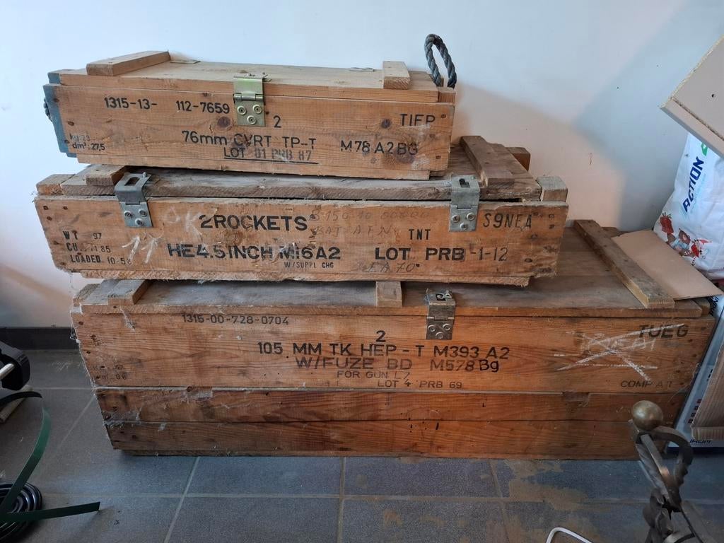 Authentieke munitie kisten, Enlèvement