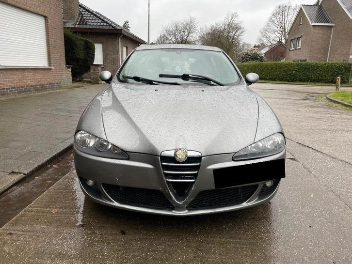 Alfa Romeo 147 Benzine – Airco – LEZ oke, Auto's, Alfa Romeo, Particulier, ABS, Airbags, Airconditioning, Elektrische ramen, Radio