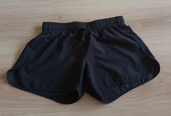 Short respirant fille 8-9 ans, Enfants & Bébés, Vêtements enfant | Taille 134, Comme neuf, Fille, Enlèvement ou Envoi