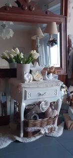 Miroir ancien avec fronton, Enlèvement