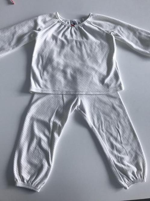 Wit met gouden stippen fluwelen winterpyjama van PETIT BATEA, Kinderen en Baby's, Kinderkleding | Maat 104, Zo goed als nieuw