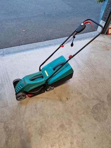 Propere elektrische grasmaaier Bosch beschikbaar voor biedingen