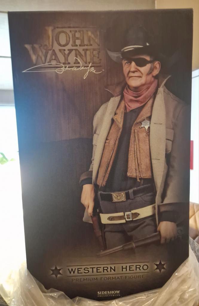 John Wayne Western Hero / Rooster Cogburn premium format, Verzamelen, Film en Tv, Zo goed als nieuw, Kleding, Ophalen of Verzenden