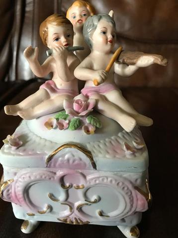 Vintage porseleinen bonbon potje met musicerende engelen, Antiek en Kunst, Ophalen of Verzenden