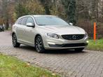 Volvo V60 D3 150pk 2018 Automaat 1ste eigenaar Garantie, Auto's, Volvo, Automaat, Leder, 5 deurs, Zilver of Grijs