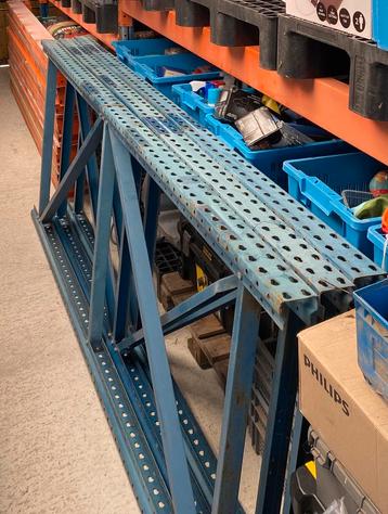 Stelling voor pallets 6 meter met 12 liggers beschikbaar voor biedingen