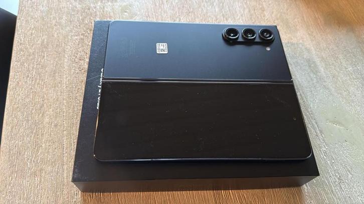 Samsung Galaxy Fold 5 256GB Zwart (Refurbished), Computers en Software, Desktop Pc's, Zo goed als nieuw, Ophalen of Verzenden