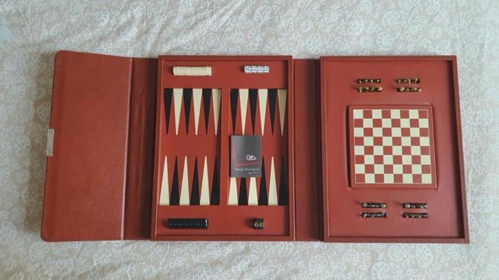 Rare jeu d'échec et backgammon en cuir Renzo Romagnoli, Hobby en Vrije tijd, Gezelschapsspellen | Bordspellen, Ophalen of Verzenden