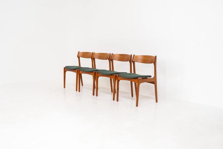 Set van 4 vintage “Model 49” stoelen van Erik Buch, Antiek en Kunst, Antiek | Meubels | Stoelen en Sofa's, Ophalen