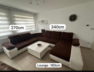 U-vorm zetel + vierkante salontafel beschikbaar voor biedingen