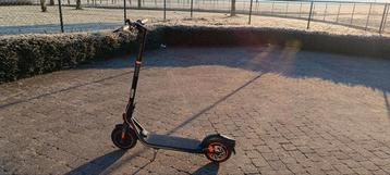 Ninebot KickScooter F40E - Zeer Goede Staat, Weinig Km beschikbaar voor biedingen