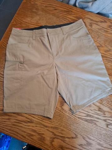 Short beige QUECHUA taille européenne L, Enlèvement, Neuf, Taille 52/54 (L), Beige