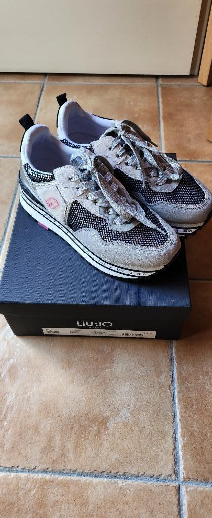 Gloednieuwe grijze liu jo dames sneakers maat 39, Kleding | Dames, Schoenen, Nieuw, Sneakers, Grijs, Ophalen of Verzenden